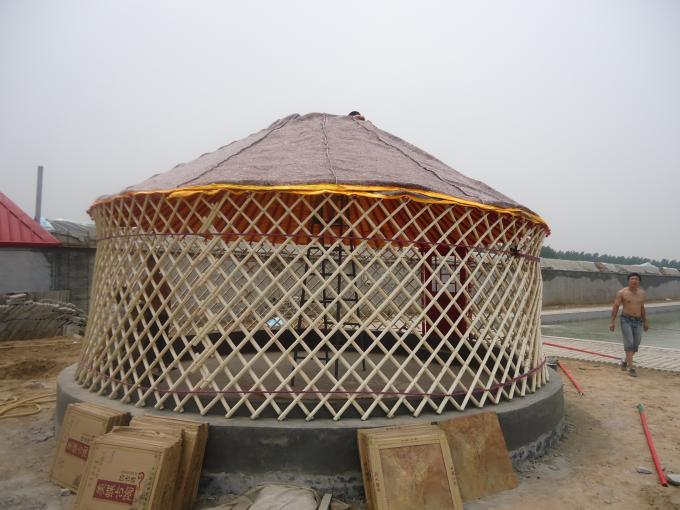 12 - 52 평방 미터를 가진 몽고인 유르트 천막 대나무 폴란드 주문을 받아서 만들어진 지붕